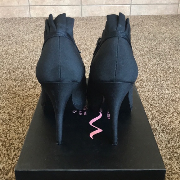 Nina New York Edina Heels - Picture 4 of 8